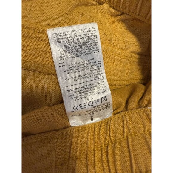 Old Navy Mid-Rise Yellow Daisy Print Linen Shorts - Picture 4 of 4